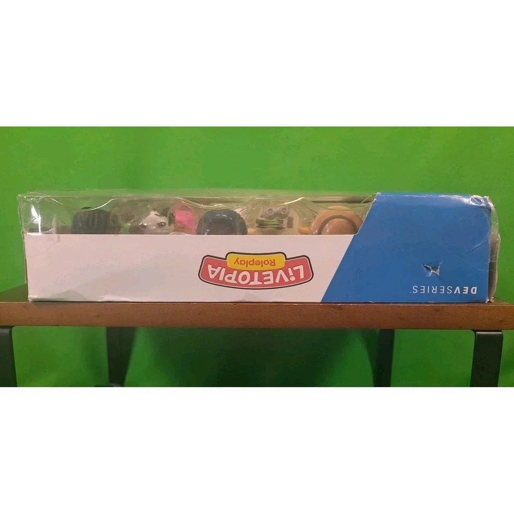 Livetopia Roleplay Day at the Zoo 12-Piece Figure Set from the DevSeries by Jazw